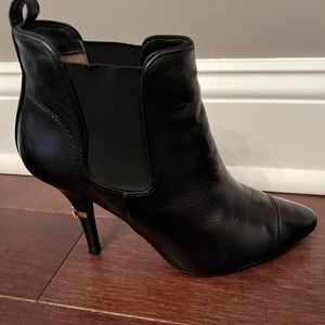 Tory Burch Bernice pointy toe ankle booties in black leather size 8.5